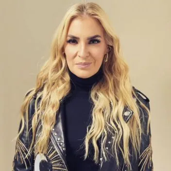 Angie Taddei — foto 3